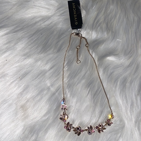 π₯Givenchy statement Necklace π₯ - Picture 5 of 10